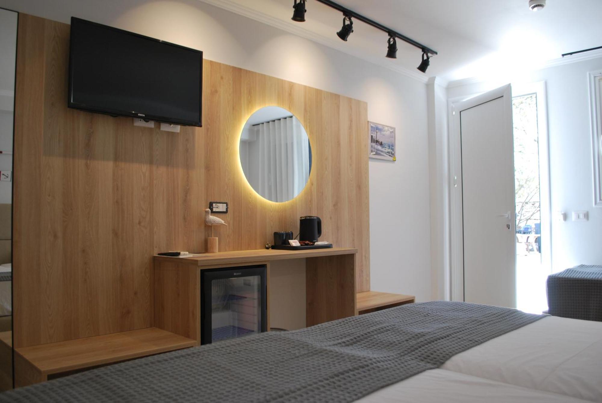 Sofo Hotel Dhërmi Esterno foto
